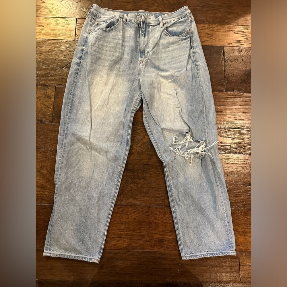 American Eagle 90’s Boyfriend Jeans - size 16